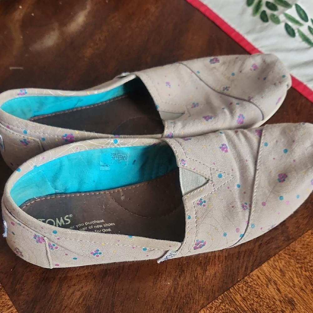 TOMS Women's Canvas Slip-On Shoes - Tan